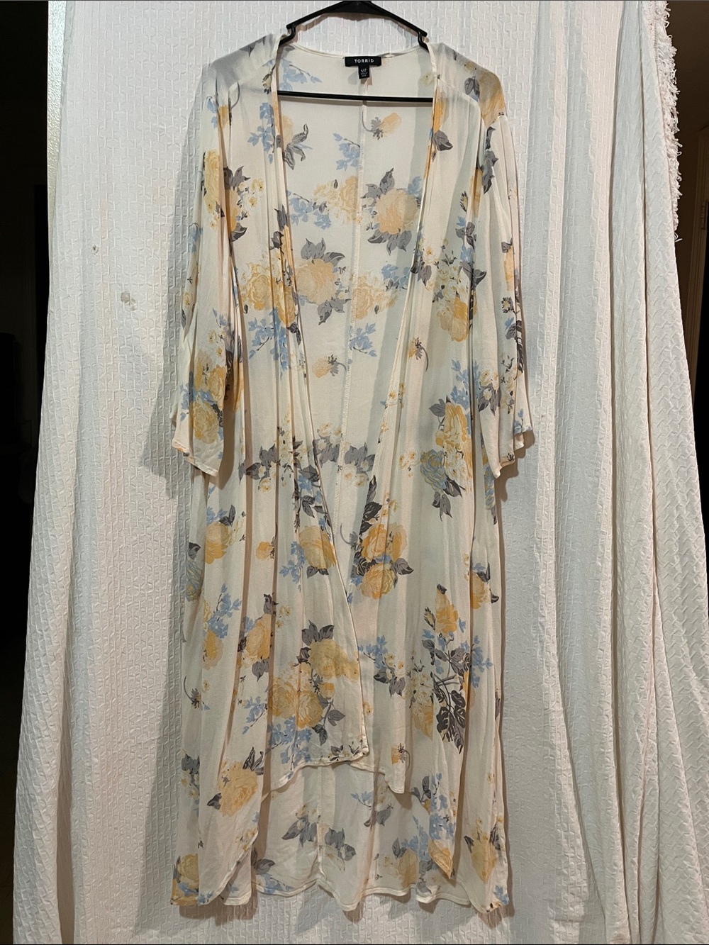 TORRID Kimono - ROSES Large Yellow - No Flaws - Clean - Cottagecore - Women’s